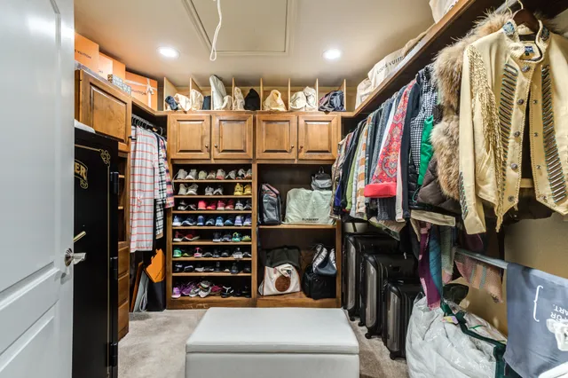 a house with swimming pool in front of it