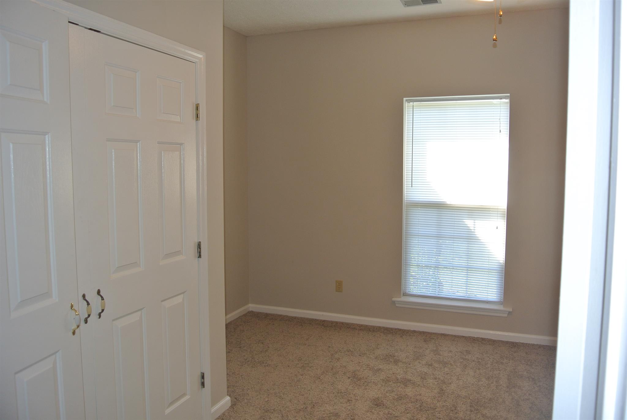 923 Emilee Point Gallatin, TN 37066 - Photo 8 of 30 Good Walk in Closet Space