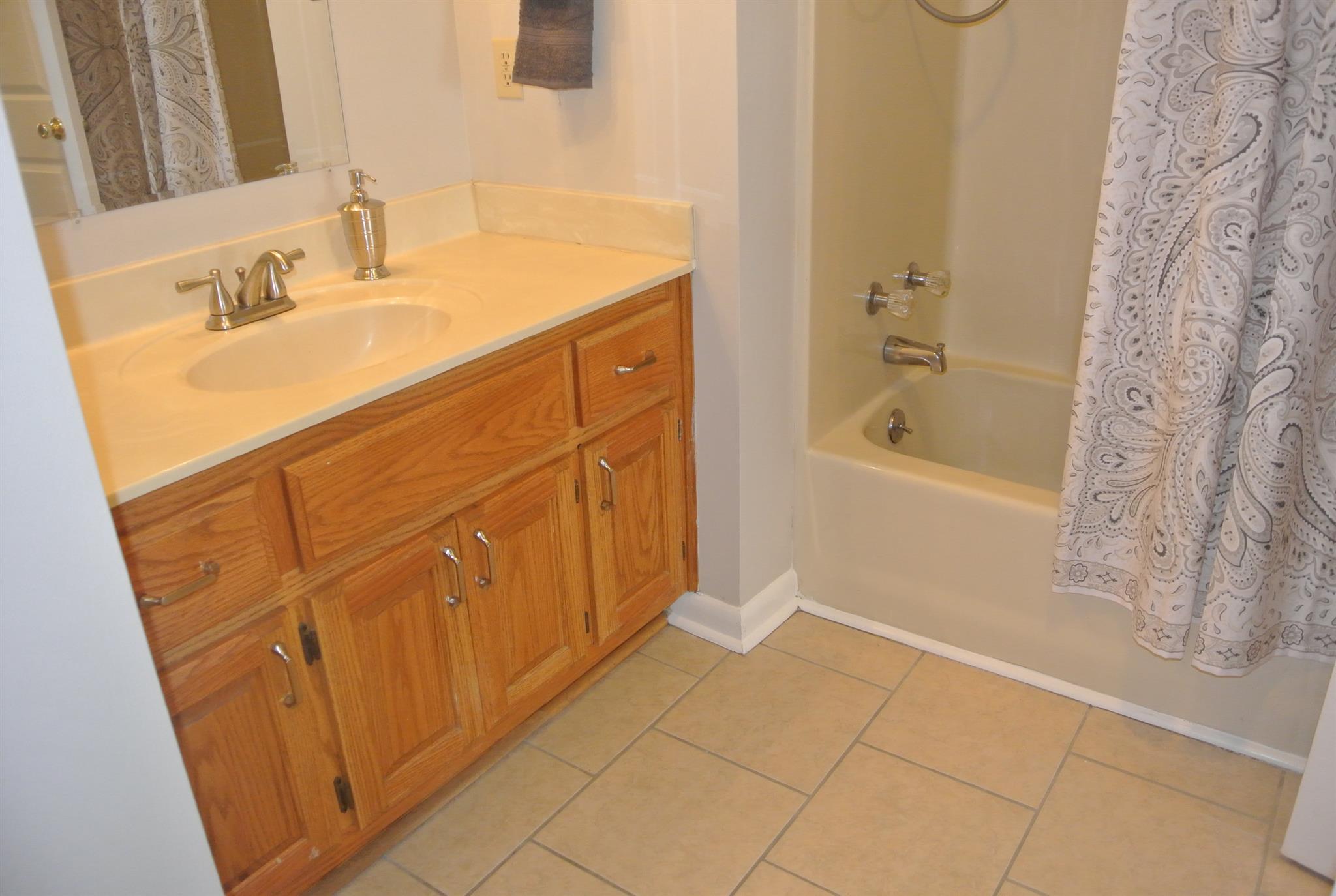 923 Emilee Point Gallatin, TN 37066 - Photo 9 of 30 Tub/Shower Combo Guest BA- Tiled Flooring
