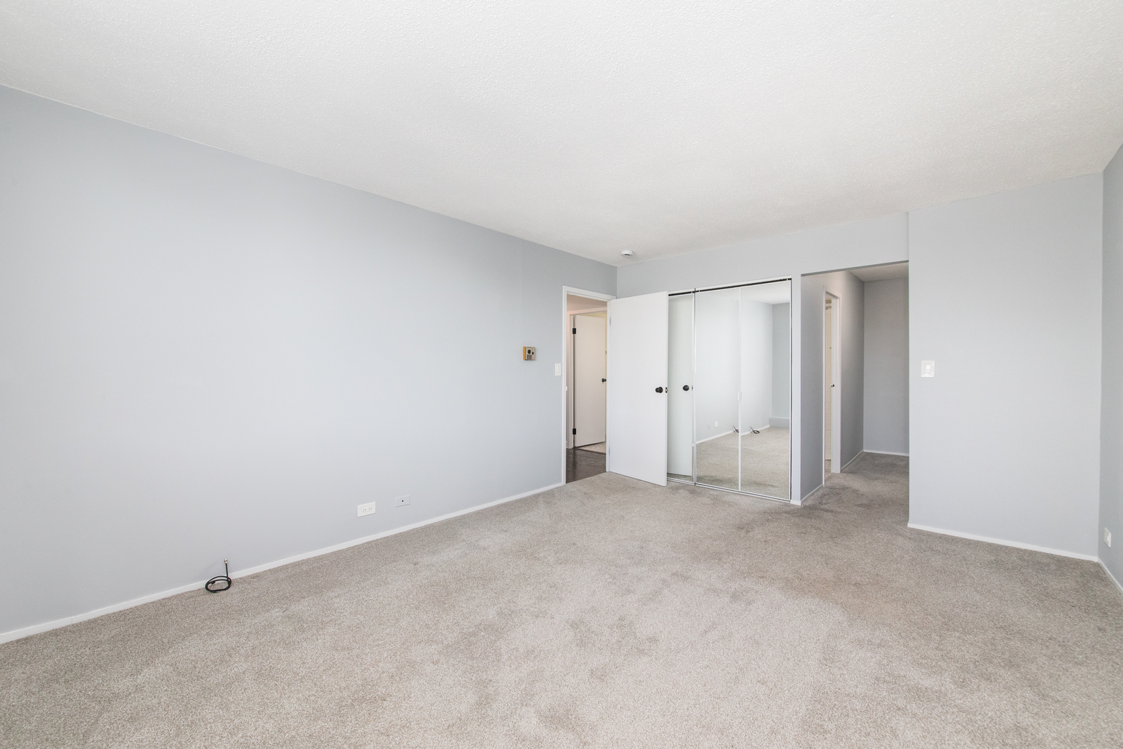 1110 Grove Street, Unit 4H Downers Grove, IL 60515 - Photo 15 of 30 a view of an empty room