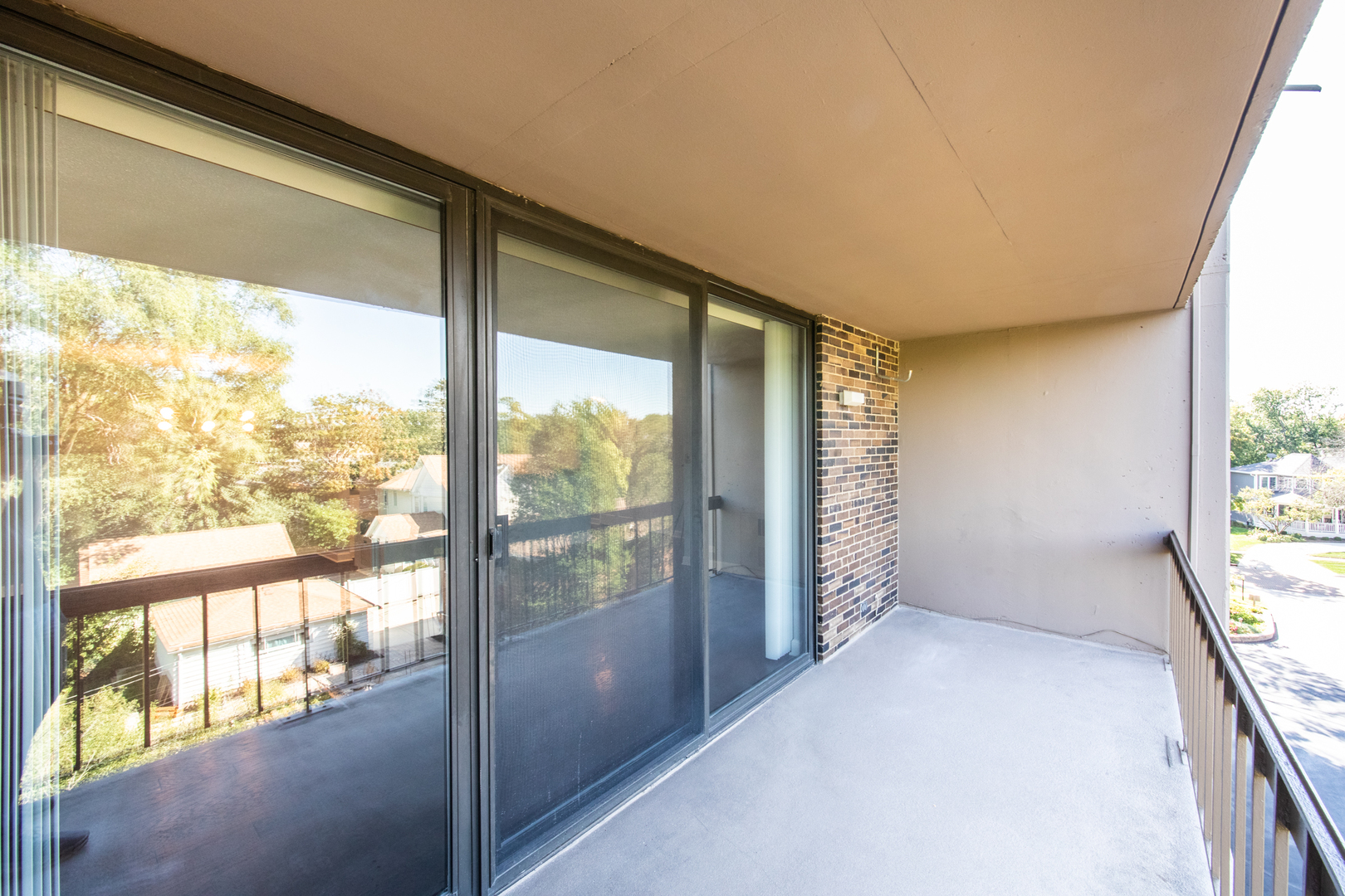 1110 Grove Street, Unit 4H Downers Grove, IL 60515 - Photo 22 of 30 a view of livingroom with furniture