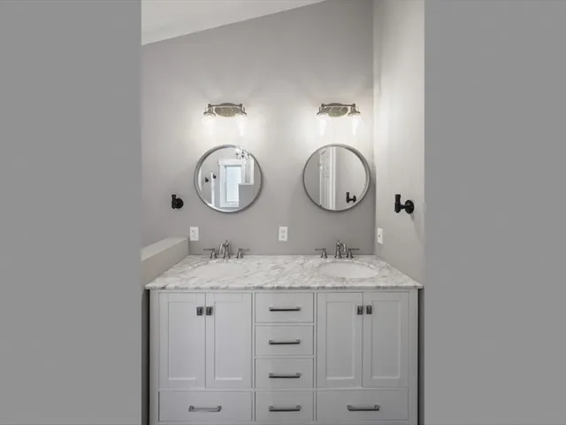 $939,900 | 5 Fletcher Drive, Westerly, RI 02891