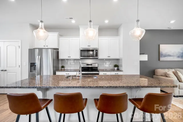 $345,000 | 1230 Keydet Drive, Unit 31, Charlotte, NC 28216