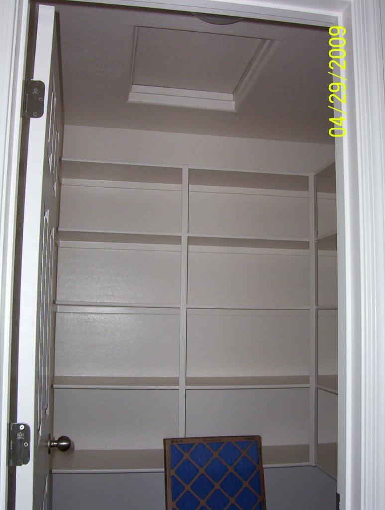 5404 West Apollo Road Laveen, AZ 85339 - Photo 21 of 25 Linen closet