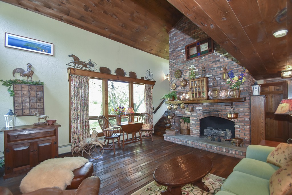 17 Mayfield Road Auburn, MA 01501 - Photo 4 of 25 Gallery Image 4