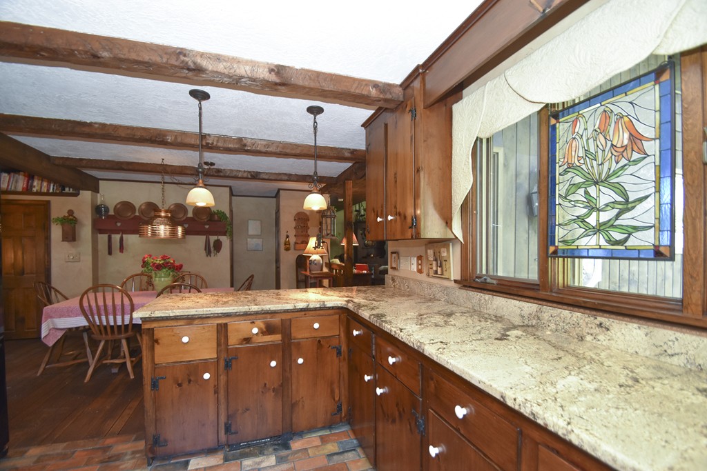 17 Mayfield Road Auburn, MA 01501 - Photo 8 of 25 Gallery Image 8