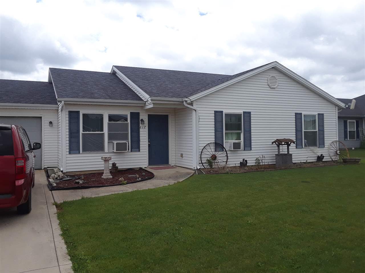 612 West Liberty Street Butler, IN 46721 - Photo 2 of 23