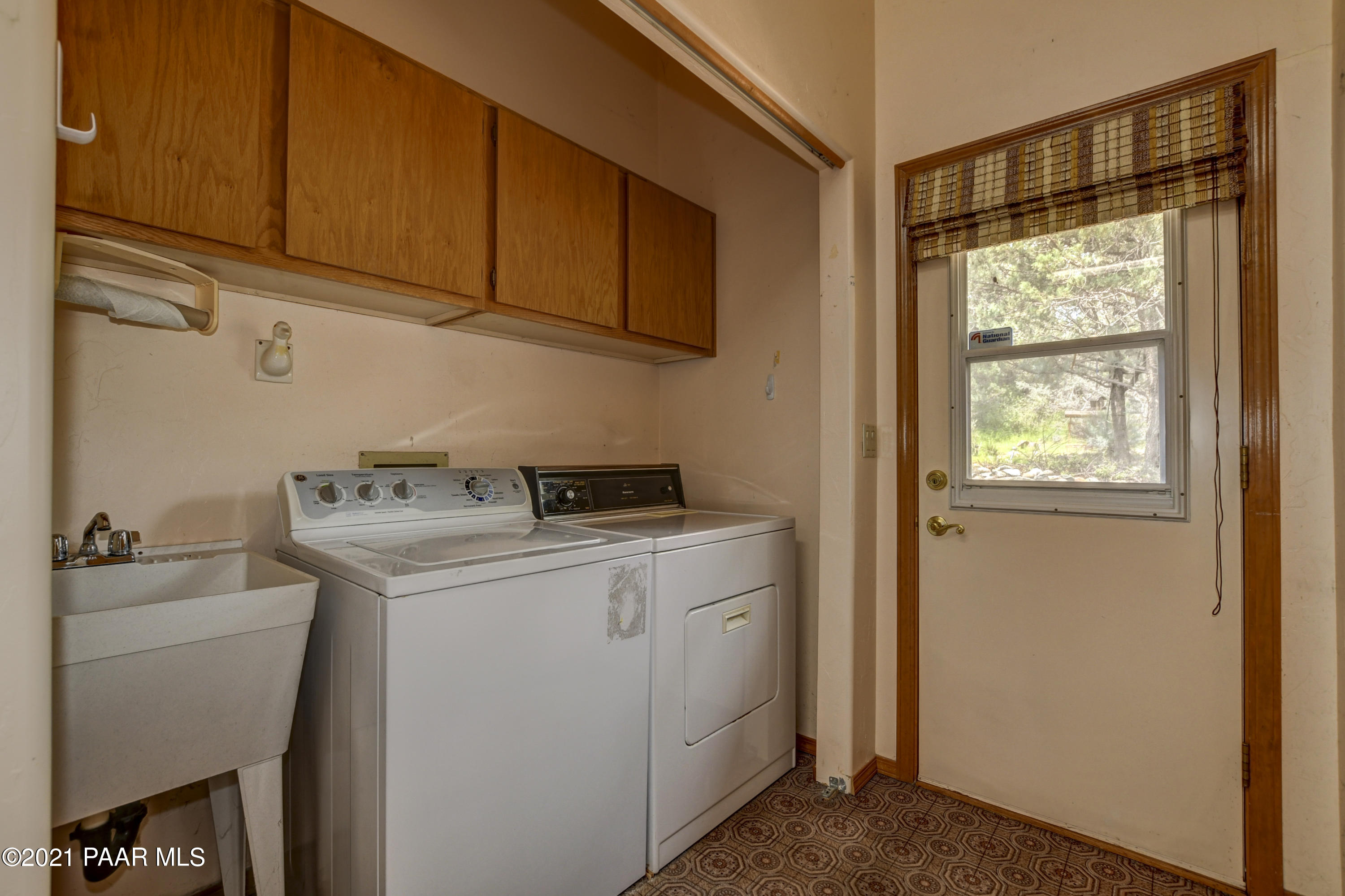 1040 Evergreen Road Prescott, AZ 86303 - Photo 27 of 39 Laundry Room