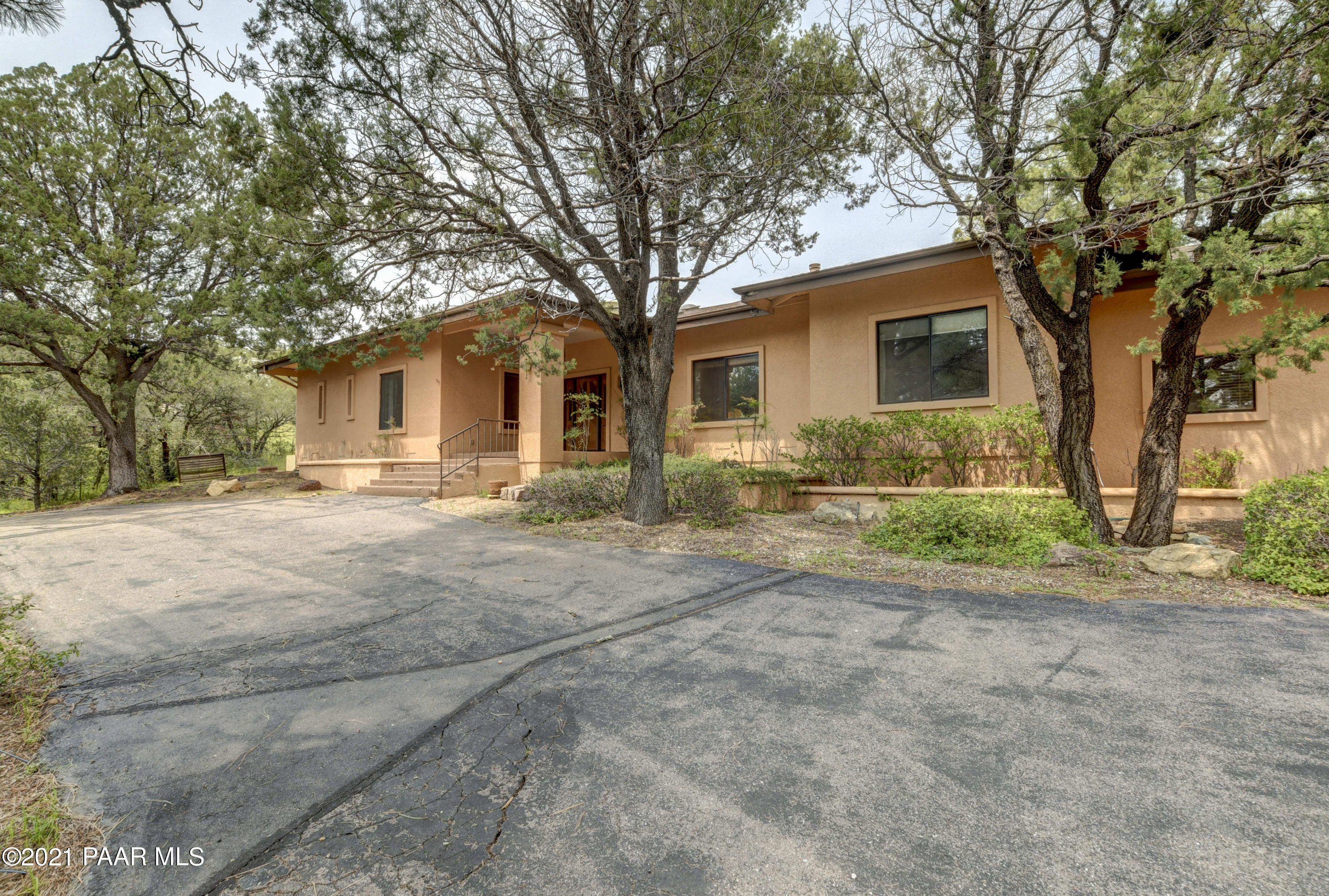 1040 Evergreen Road