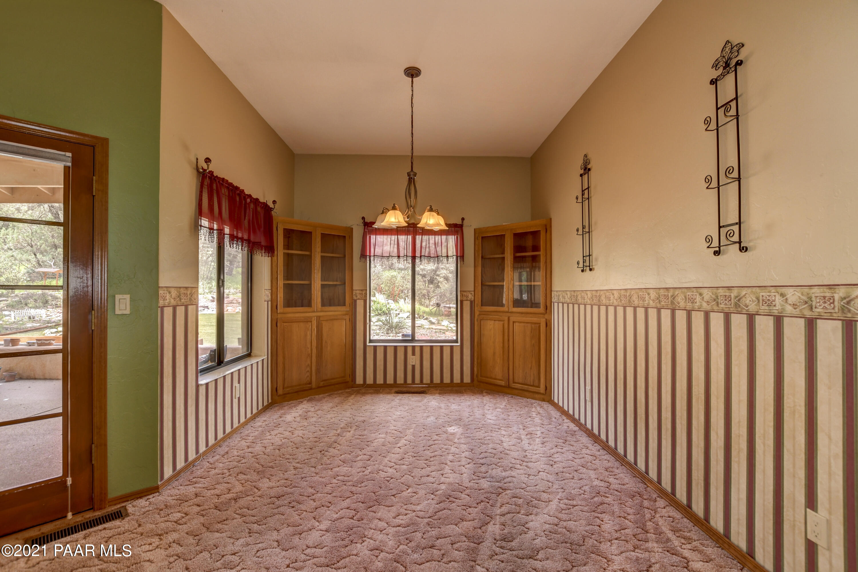 1040 Evergreen Road Prescott, AZ 86303 - Photo 9 of 39 Dining Room