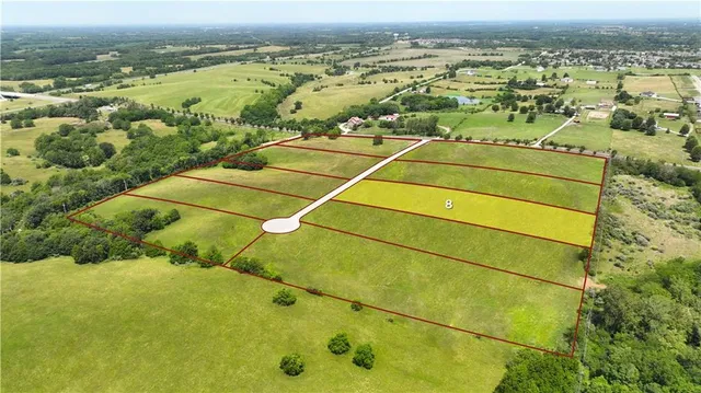 $390,000 | 10783 North Ewing Avenue, Kansas City, MO 64156