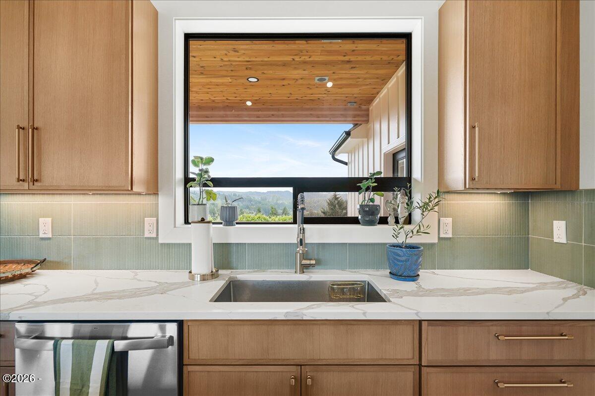 1311 Olalla Road Toledo, OR 97391 - Photo 18 of 58