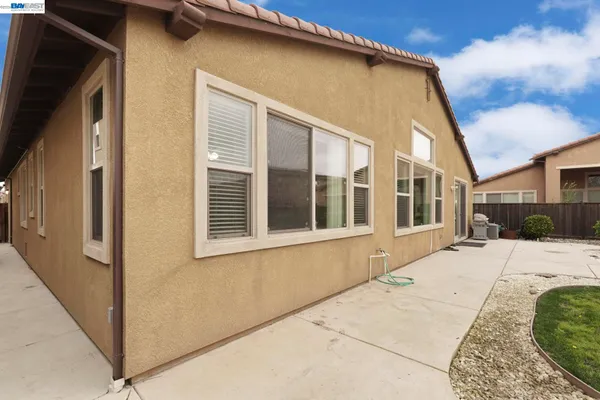 a view of a house with a outdoor space