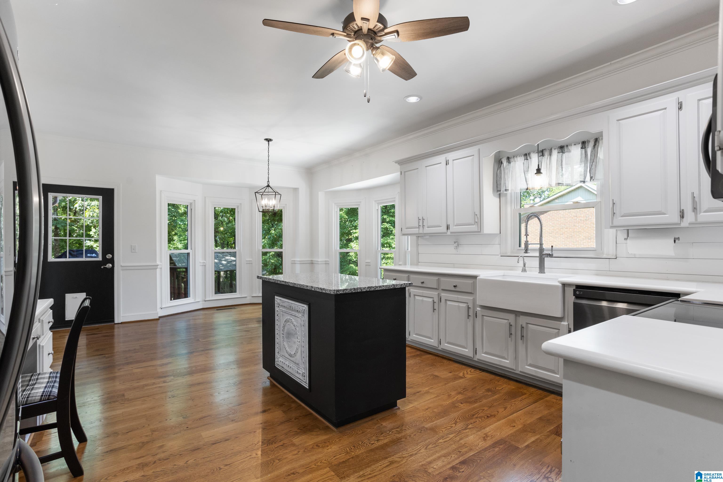 303 Newgate Court Alabaster, AL 35007 - Photo 12 of 76