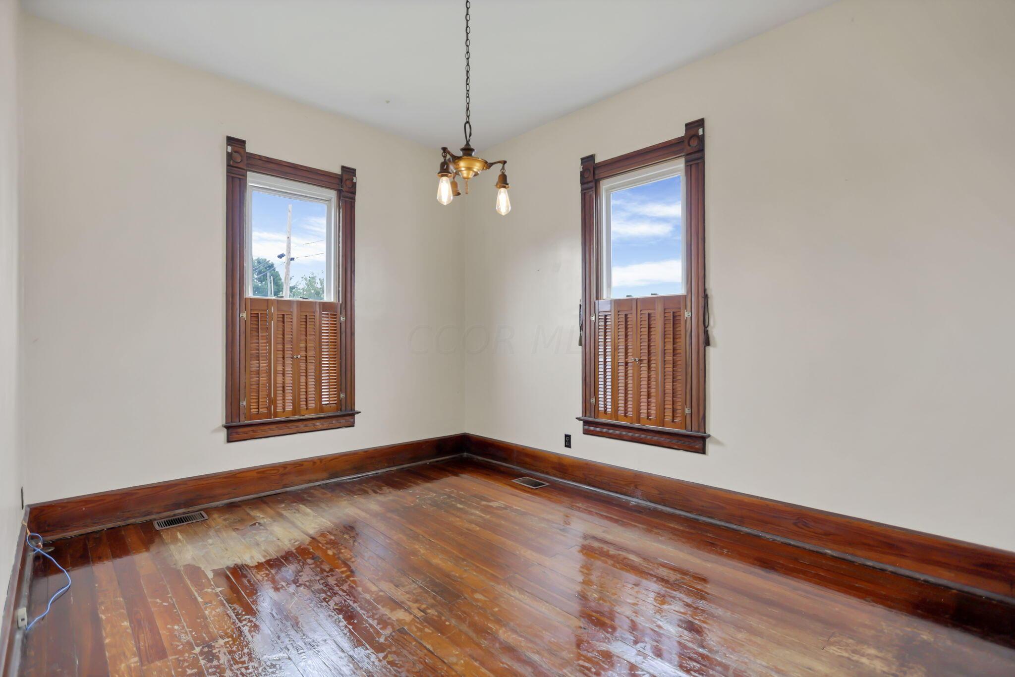 170 South Spring Street Logan, OH 43138 - Photo 23 of 44 23-web-or-mls-BS5A4157
