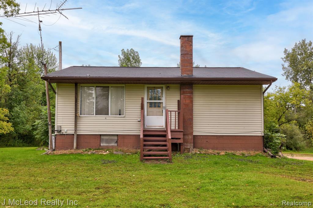 2581 Brown Road Millington, MI 48746 - Photo 4 of 48