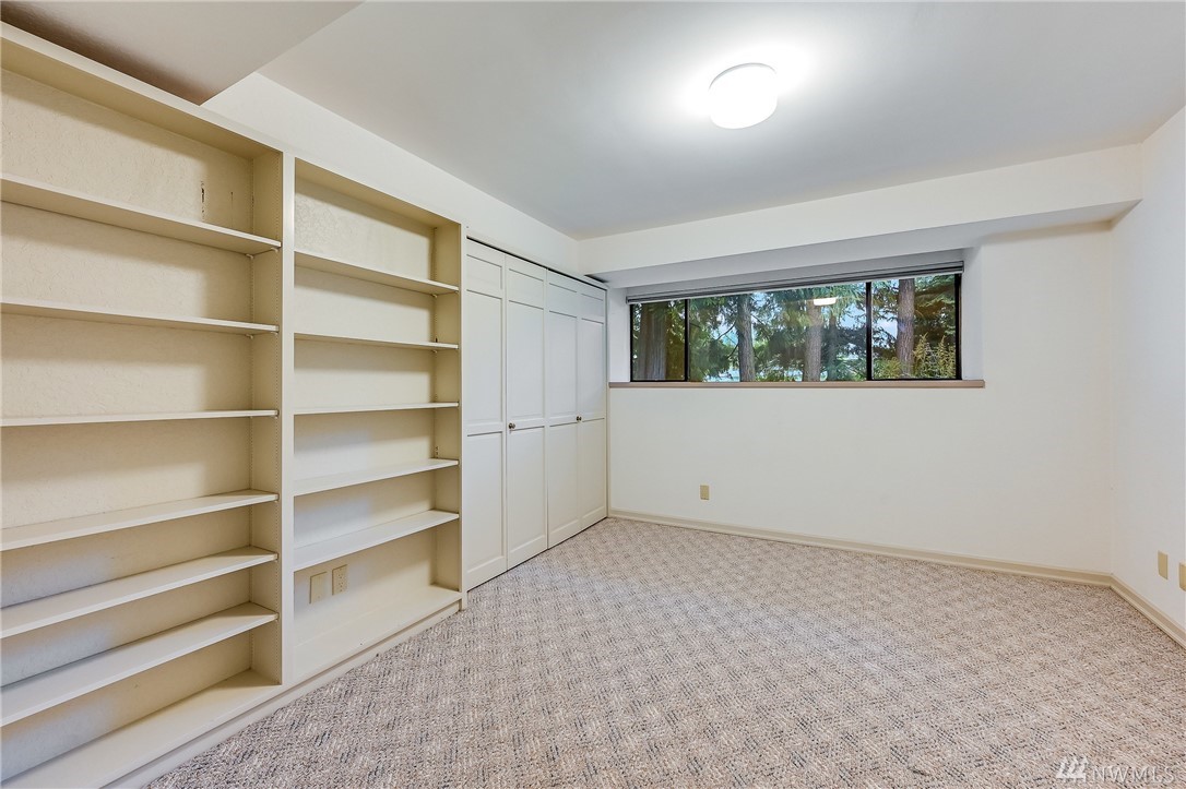 18811 Meridian Place West Bothell, WA 98012 - Photo 14 of 37