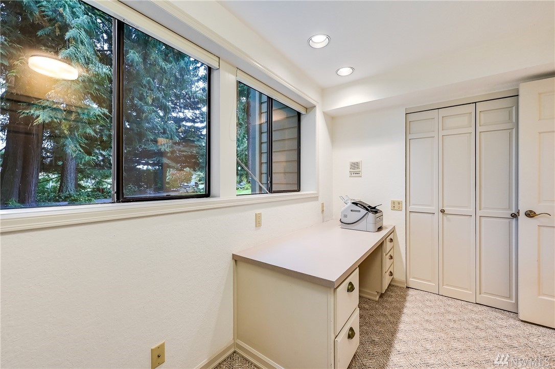18811 Meridian Place West Bothell, WA 98012 - Photo 15 of 37