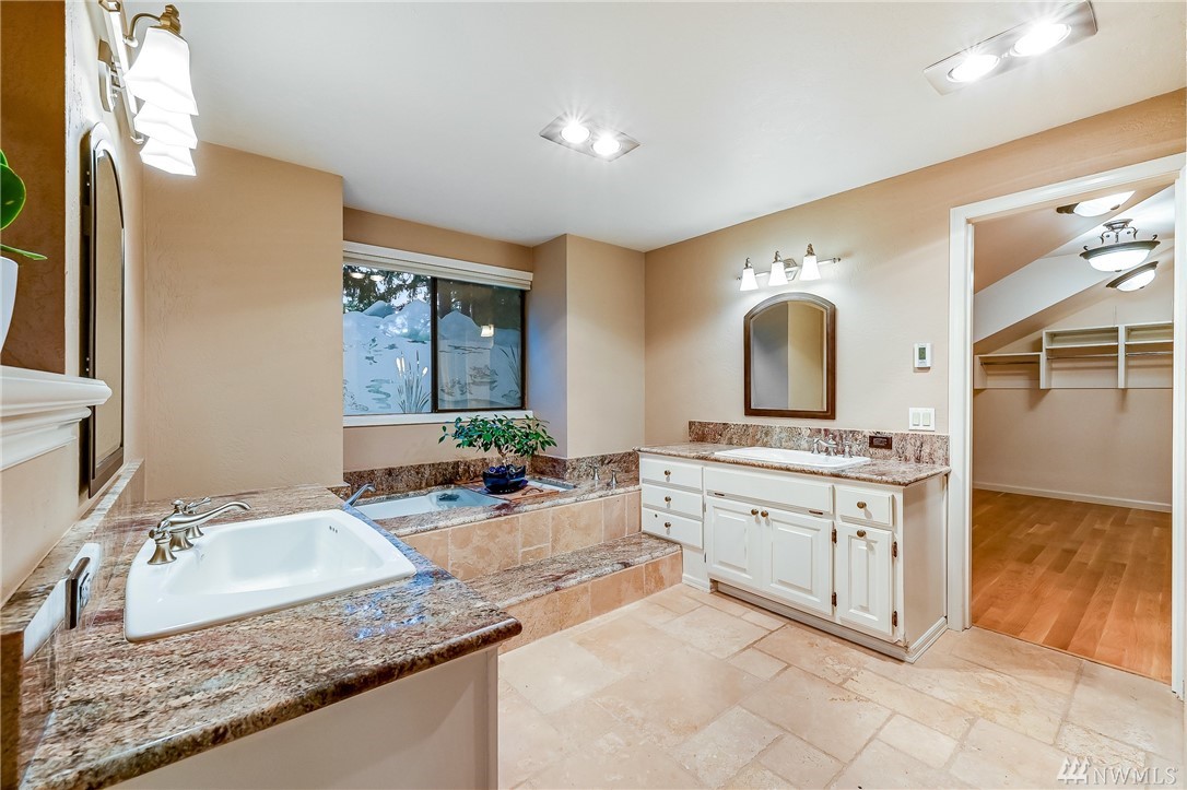 18811 Meridian Place West Bothell, WA 98012 - Photo 18 of 37