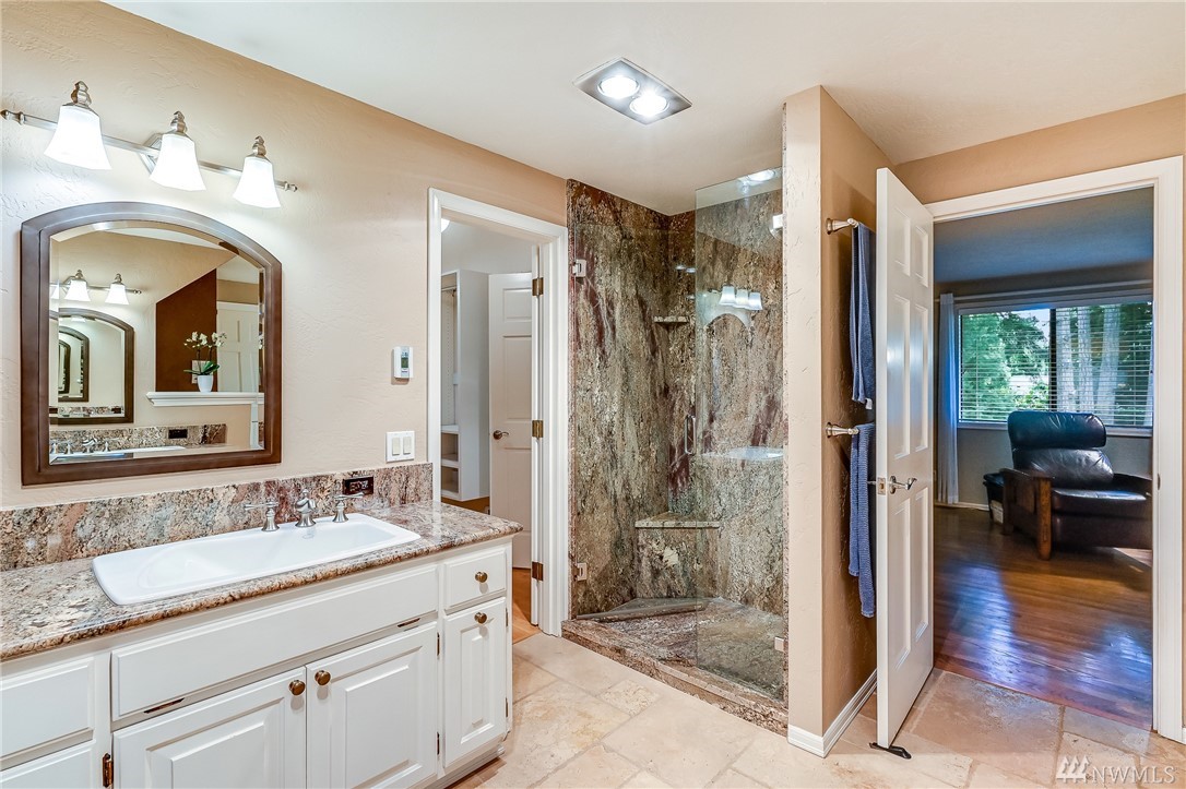 18811 Meridian Place West Bothell, WA 98012 - Photo 19 of 37
