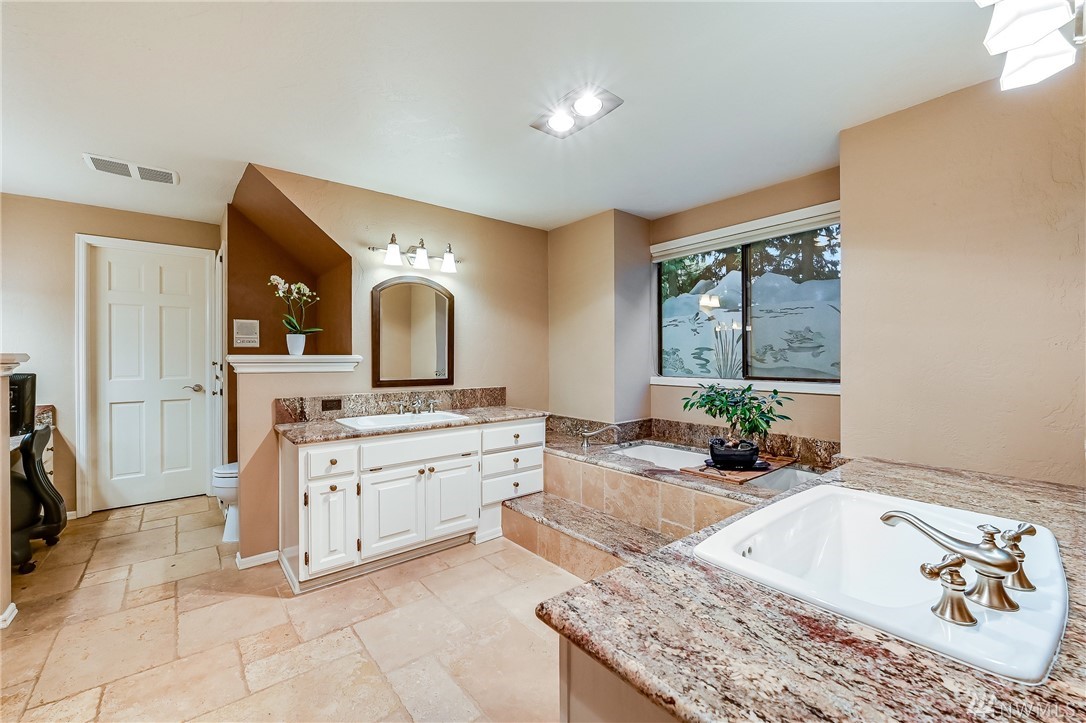 18811 Meridian Place West Bothell, WA 98012 - Photo 20 of 37
