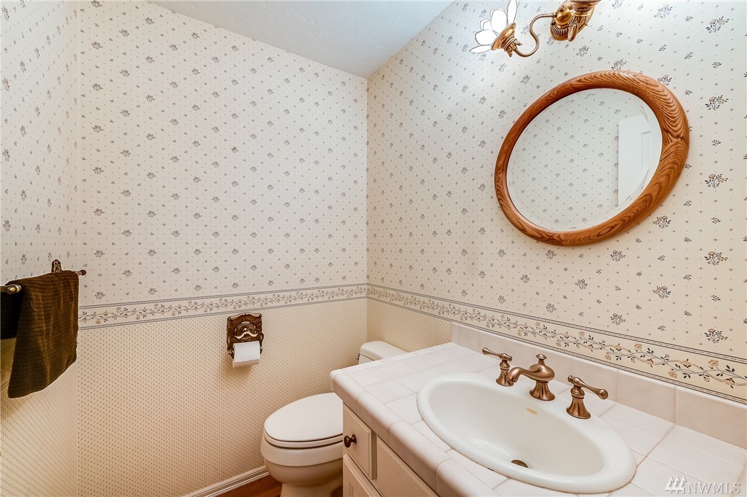 18811 Meridian Place West Bothell, WA 98012 - Photo 28 of 37