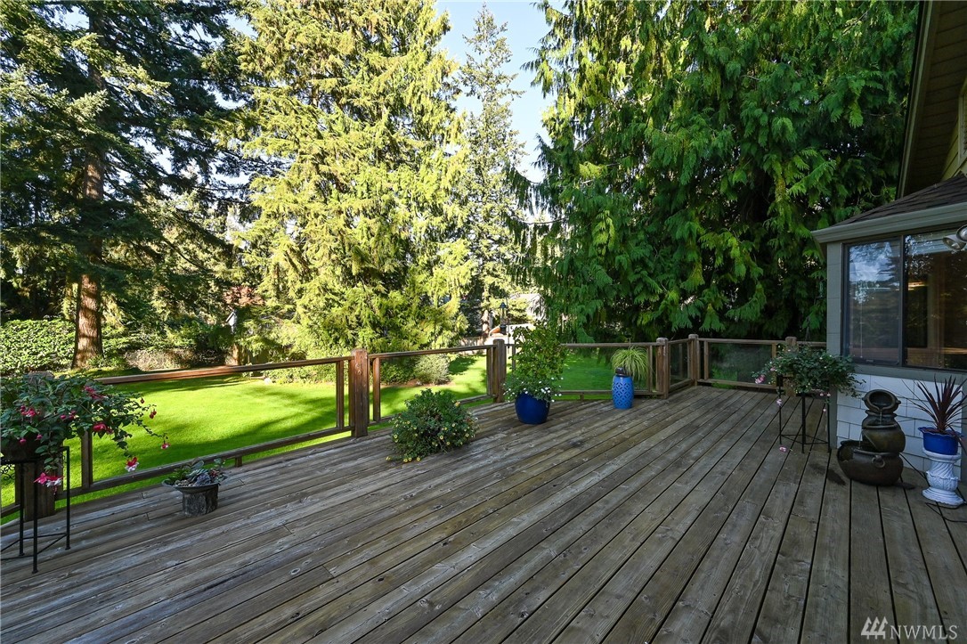 18811 Meridian Place West Bothell, WA 98012 - Photo 31 of 37