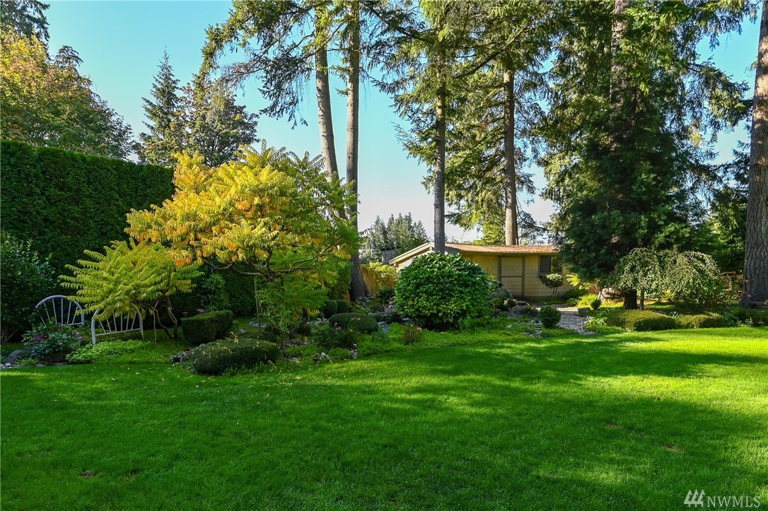 18811 Meridian Place West Bothell, WA 98012 - Photo 34 of 37