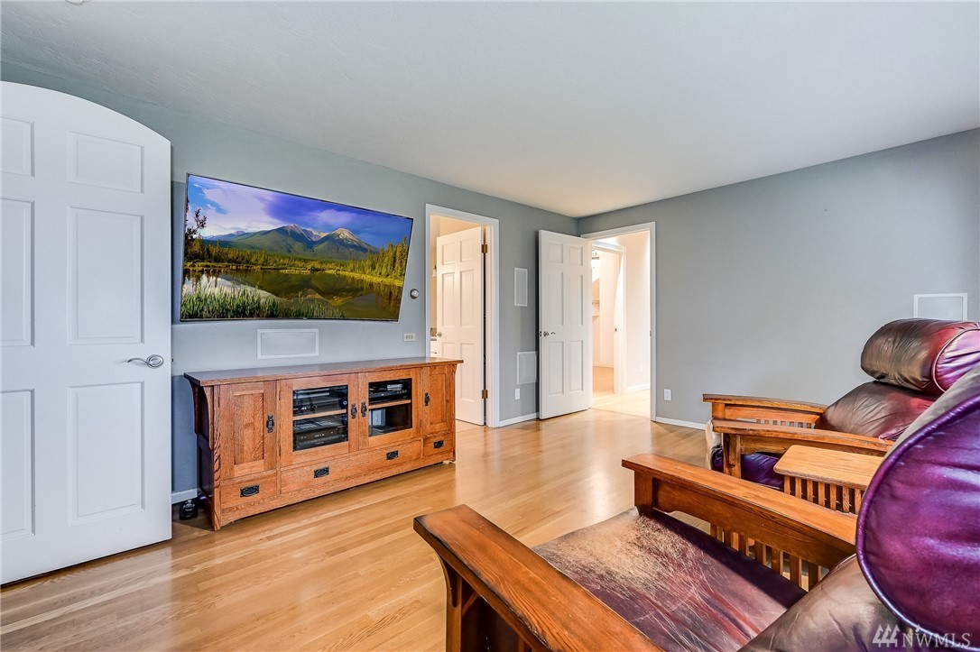 18811 Meridian Place West Bothell, WA 98012 - Photo 10 of 37