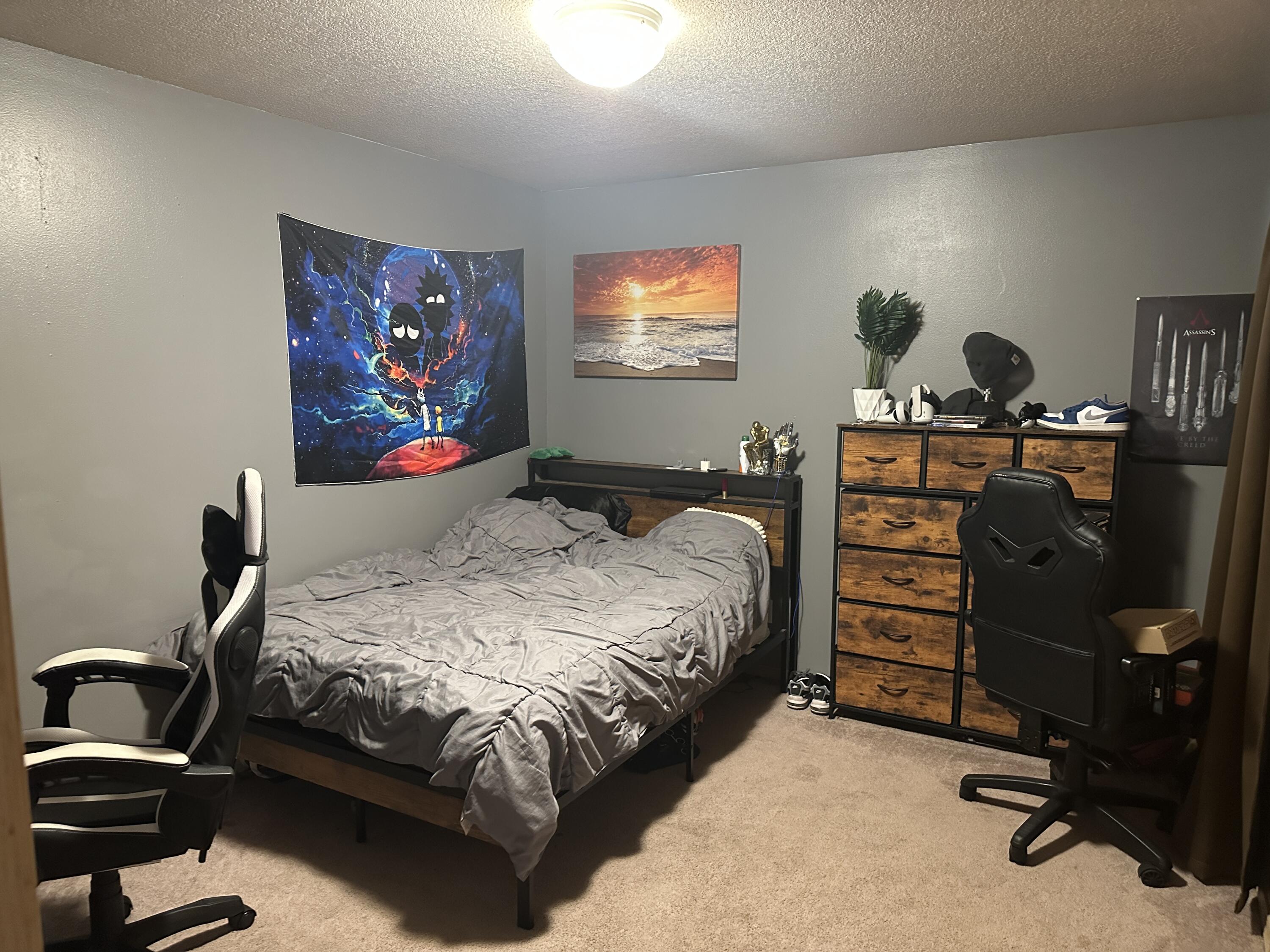 123977 Surveyor Road Crescent Lake, OR 97733 - Photo 29 of 41 a bedroom with a bed and dresser