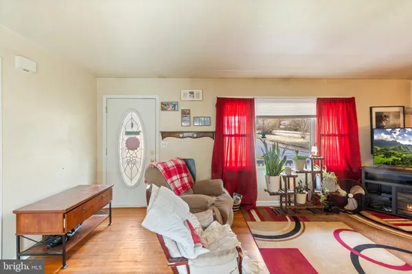 $400,000 | 3000 Breezewood Lane, Hampstead, MD 21074