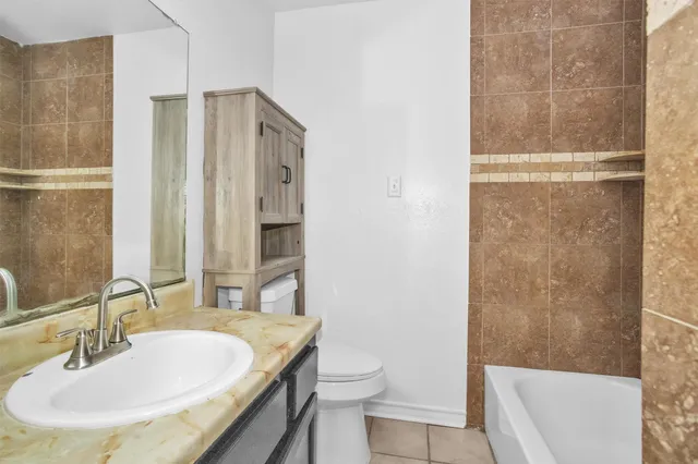$1,300 | 1035 Lovett Street, Unit 1035, Tomball, TX 77375