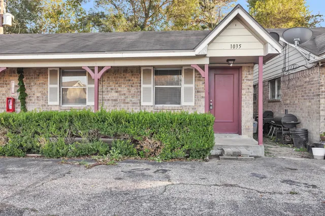 $1,300 | 1035 Lovett Street, Unit 1035, Tomball, TX 77375