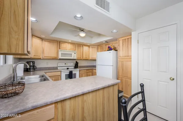 $230,000 | 12222 North Paradise Village Parkway West, Unit 220, Phoenix, AZ 85032