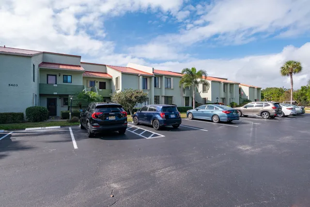 a car parked in front of a building