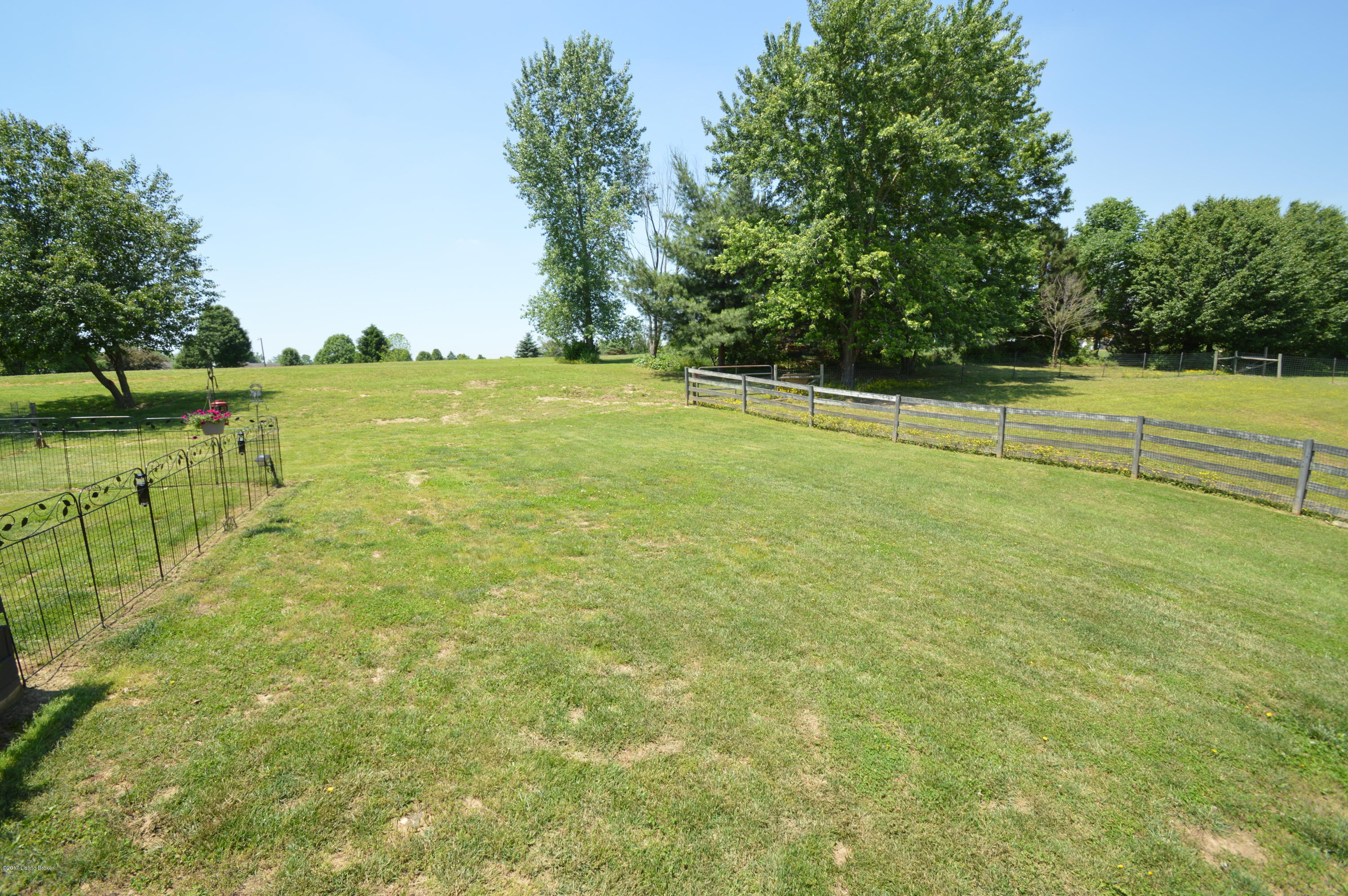 2795 Zoneton Road Shepherdsville, KY 40165 - Photo 12 of 105 DSC_1255