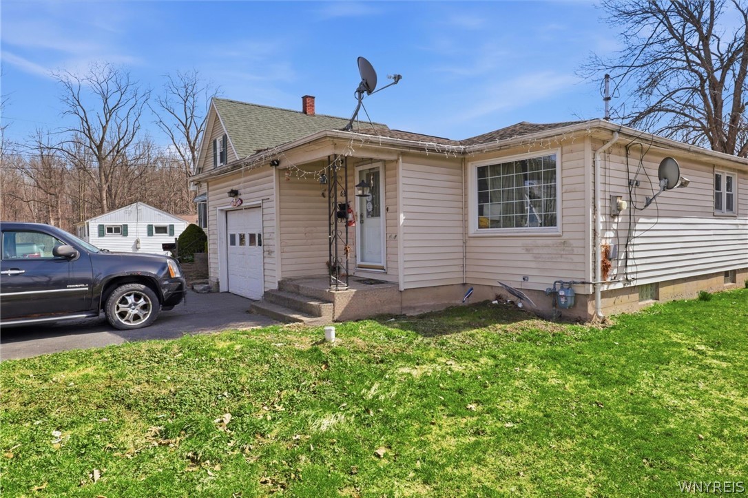 361 Rumbold Avenue North Tonawanda, NY 14120 - Photo 2 of 34