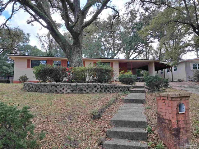 $1,600 | 4929 Springhill Drive, Pensacola, FL 32503