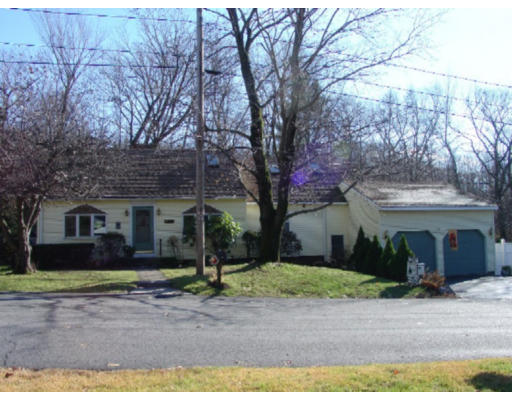 37 Carleton Road Leicester, MA 01542 - Photo 1 of 15 Gallery Image 1