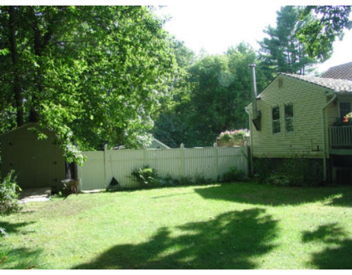 37 Carleton Road Leicester, MA 01542 - Photo 6 of 15 Gallery Image 6