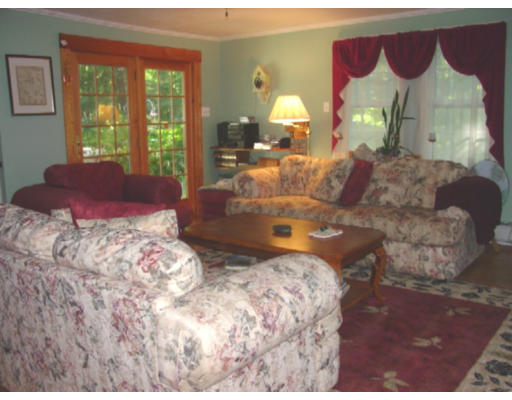 37 Carleton Road Leicester, MA 01542 - Photo 9 of 15 Gallery Image 9