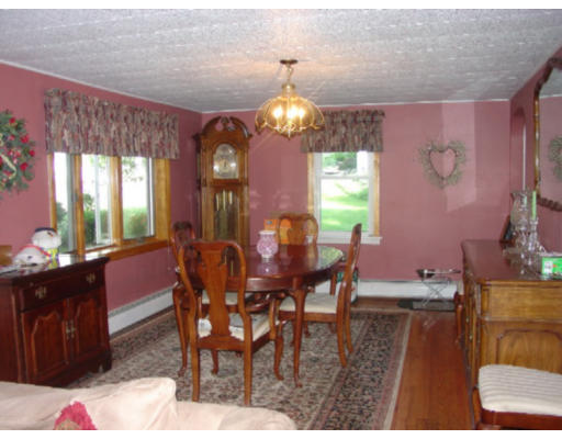 37 Carleton Road Leicester, MA 01542 - Photo 10 of 15 Gallery Image 10