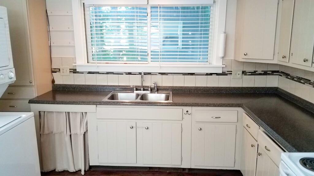 486 Union Street Bangor, ME 04401 - Photo 4 of 35 Kitchen1