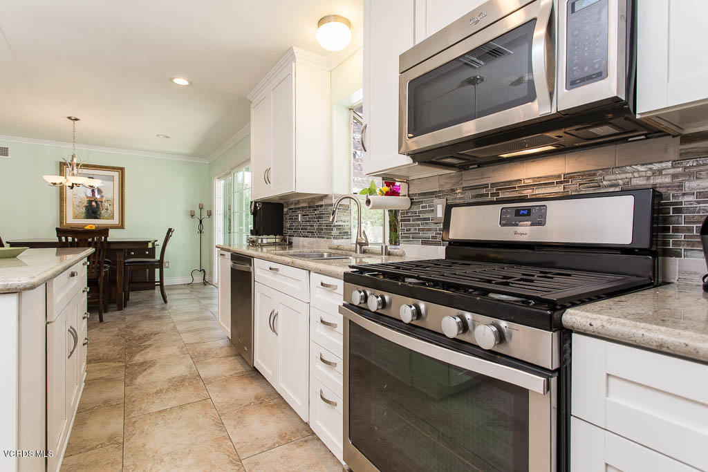 3607 Flood Street Simi Valley, CA 93063 - Photo 12 of 36 Kitchen