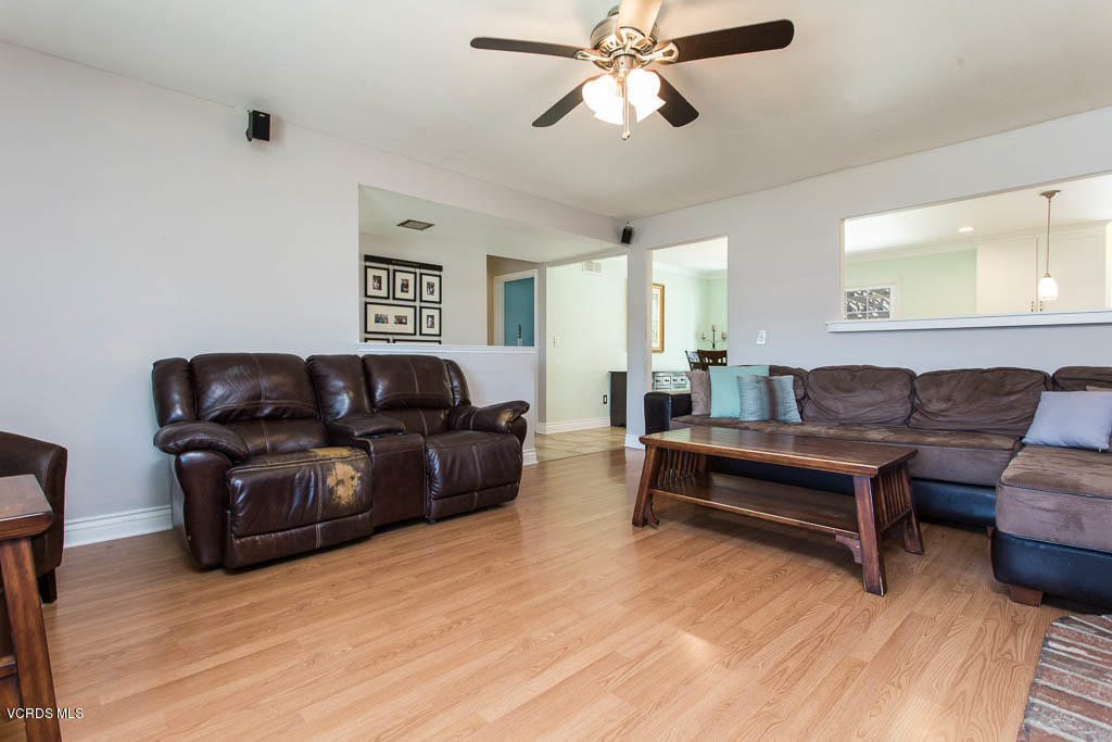 3607 Flood Street Simi Valley, CA 93063 - Photo 6 of 36 Living Room