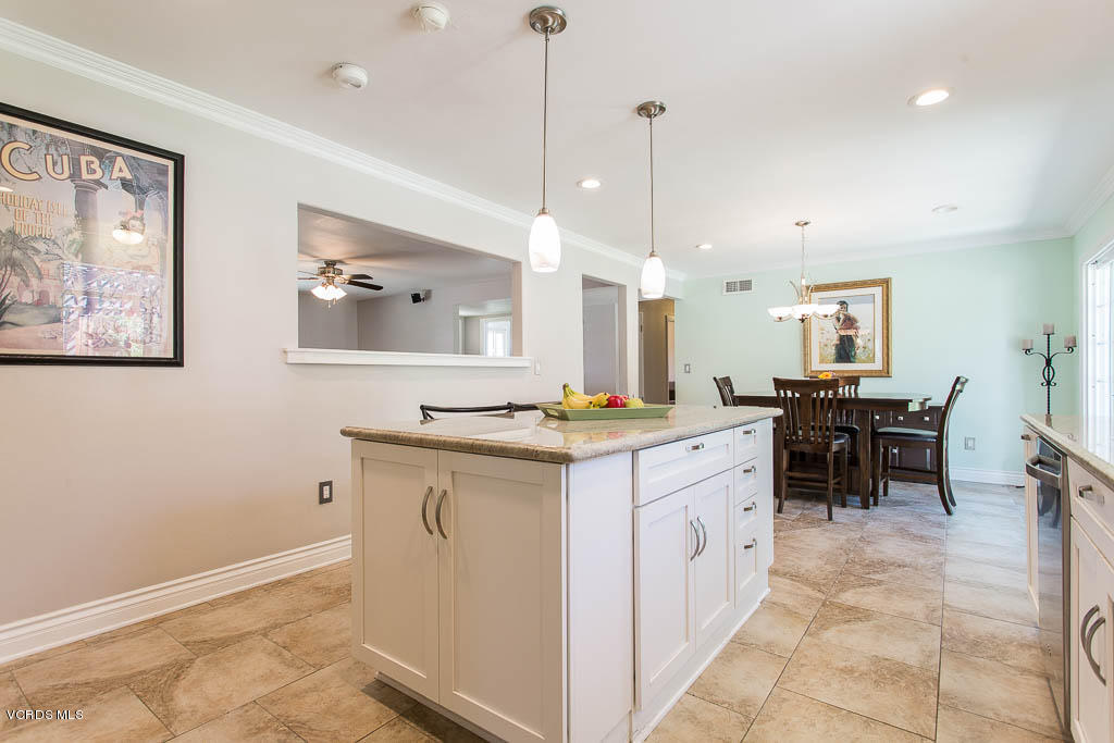3607 Flood Street Simi Valley, CA 93063 - Photo 9 of 36 Granite Island w/Breakfast Bar