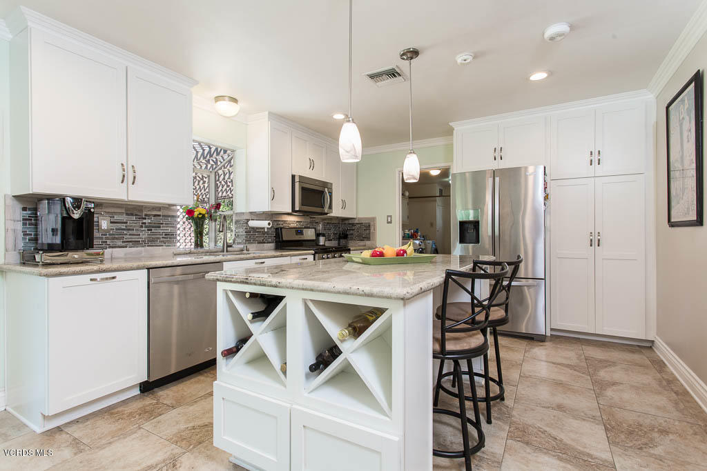 3607 Flood Street Simi Valley, CA 93063 - Photo 10 of 36 Kitchen