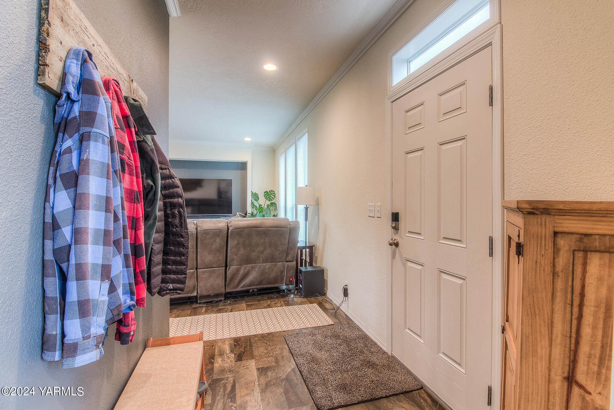 460 McPhee Road Naches, WA 98937 - Photo 6 of 39 Entry