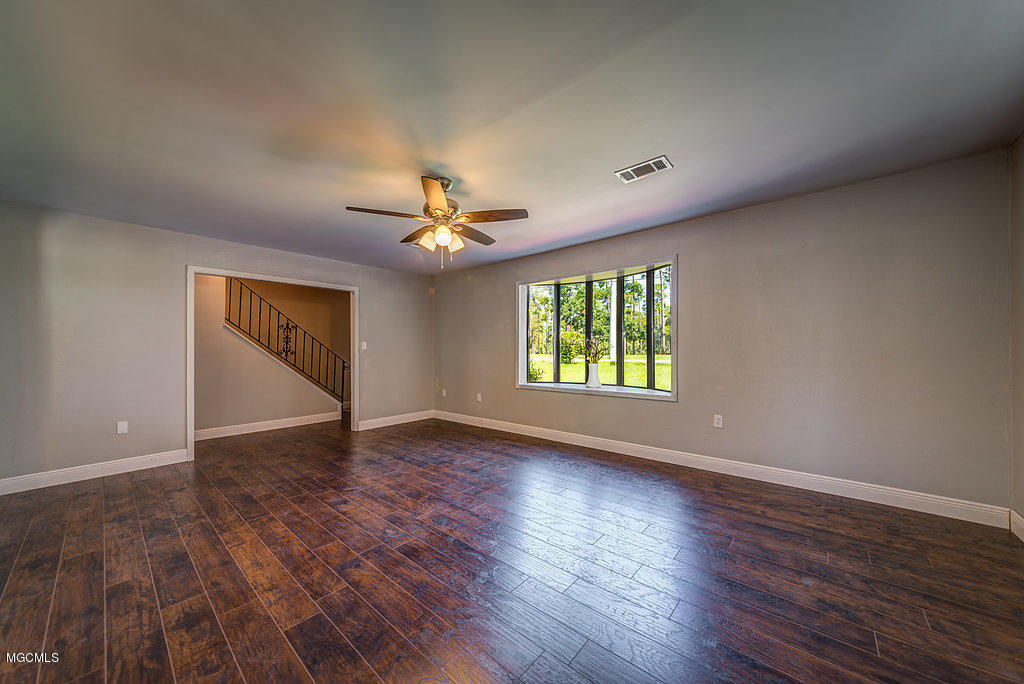2143 Switzer Road Gulfport, MS 39507 - Photo 11 of 23 20170820-20170820-DSC_8876_77_78_79_80-E