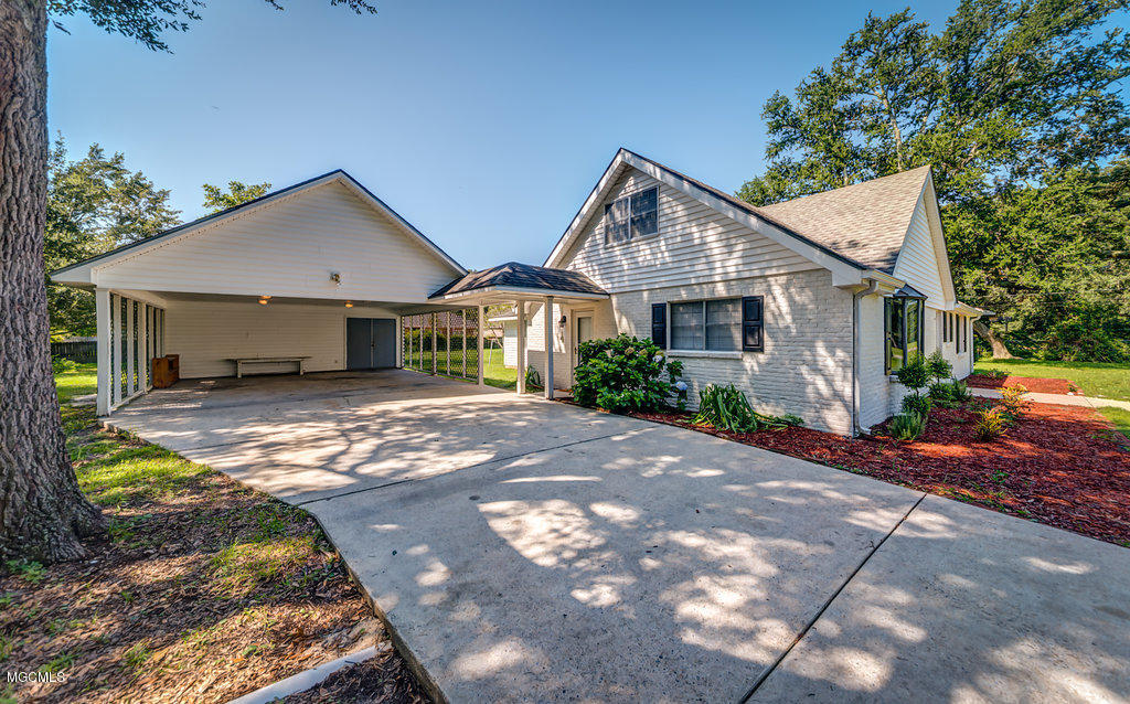 2143 Switzer Road Gulfport, MS 39507 - Photo 4 of 23 20170821-20170820-DSC_8819_20_21_22_23